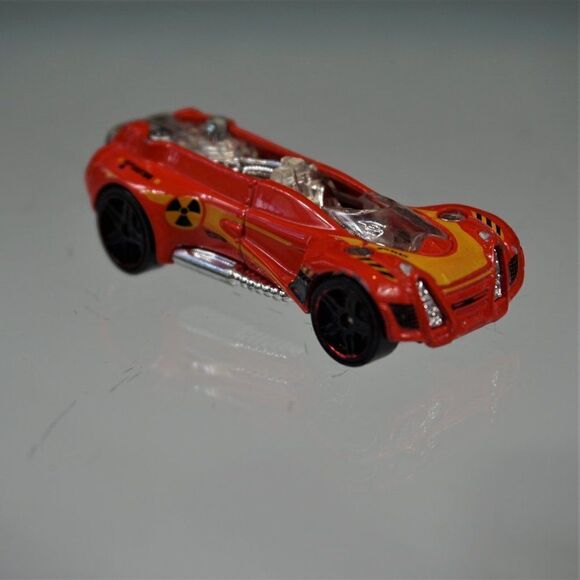 Hot Wheels Gearonimo Orange Yellow Track Stunts Diecast Car Mattel 2011 - Picture 5 of 9